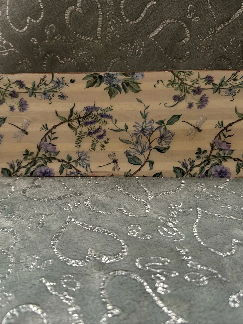 NEW Unbranded 20” Floral Lavender and Green on Cream Charcuterie Platter